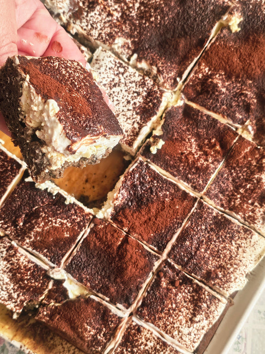 Boci szelet gluténmentesen – kakaos tészta, túrós töltelék, édes tejföl 🍫🤎